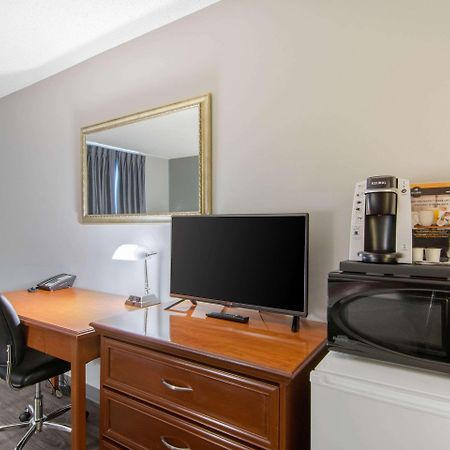 Econo Lodge Regina Kültér fotó