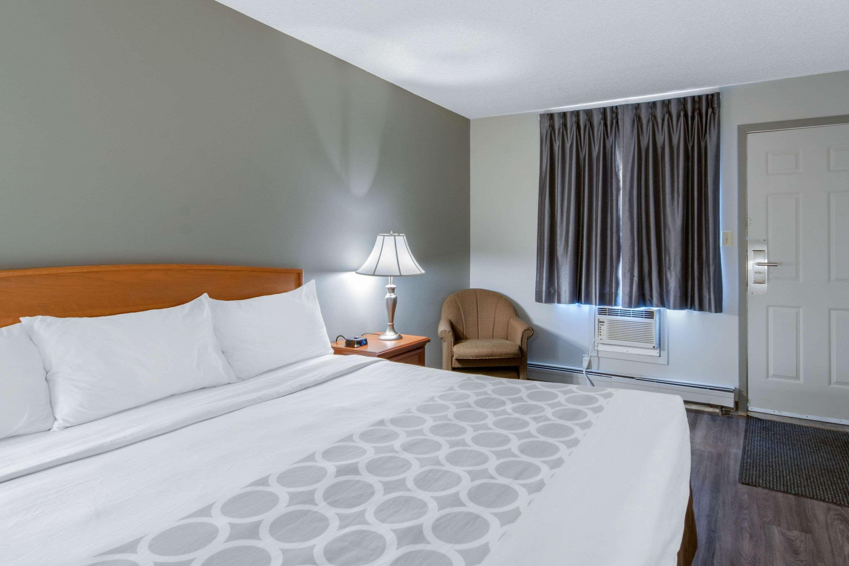 Econo Lodge Regina Kültér fotó