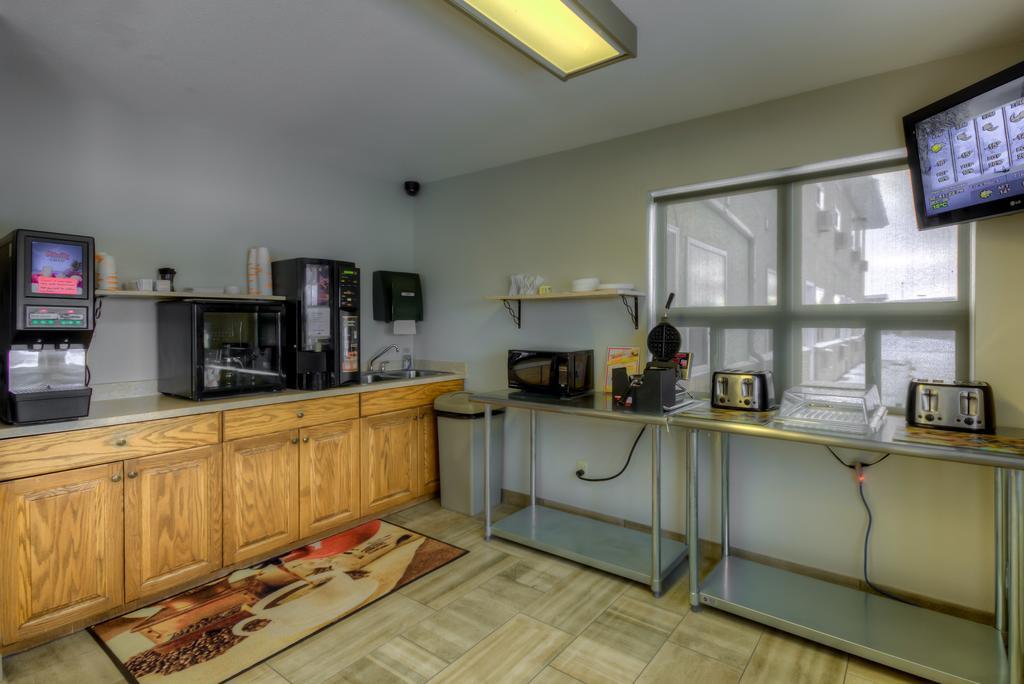 Econo Lodge Regina Kültér fotó